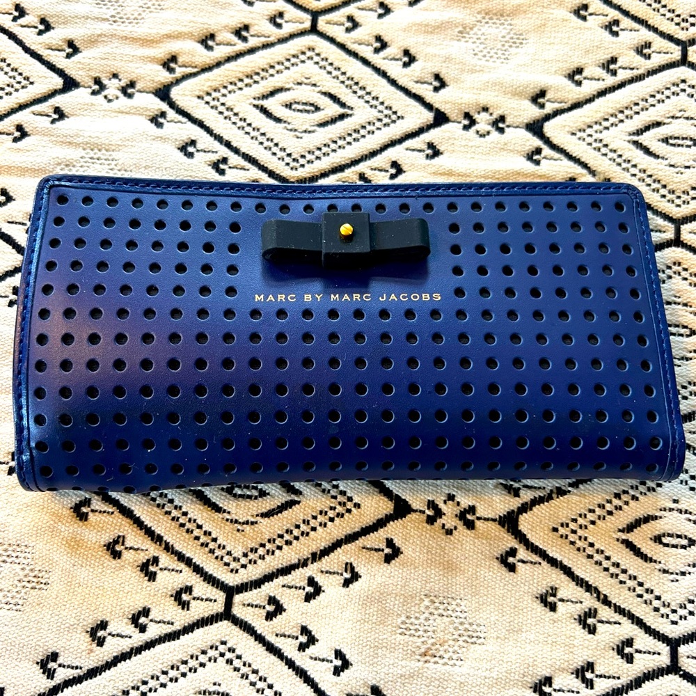 Marc Jacob blue style wallet.